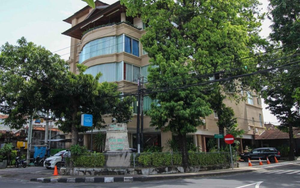 Reddoorz @ Raya Kuta Hotel Kuta  Exterior photo