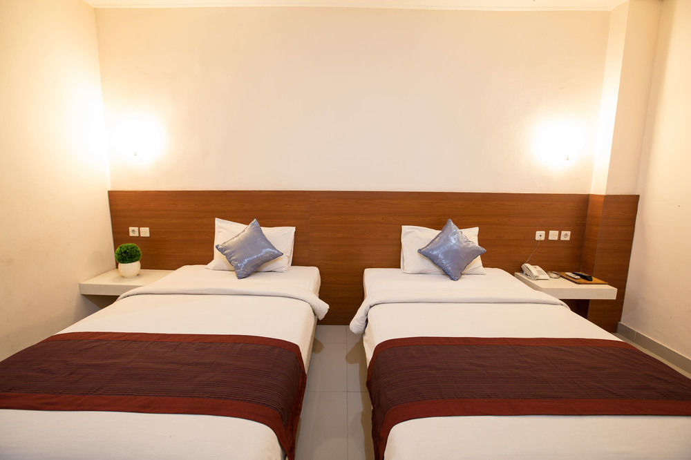 Reddoorz @ Raya Kuta Hotel Kuta  Exterior photo