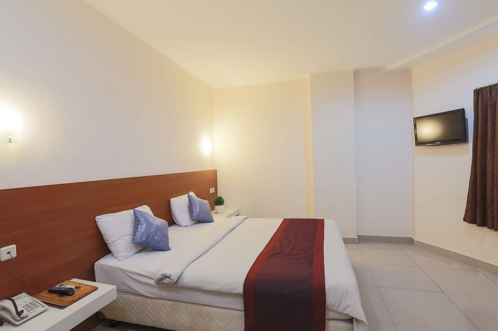 Reddoorz @ Raya Kuta Hotel Kuta  Exterior photo