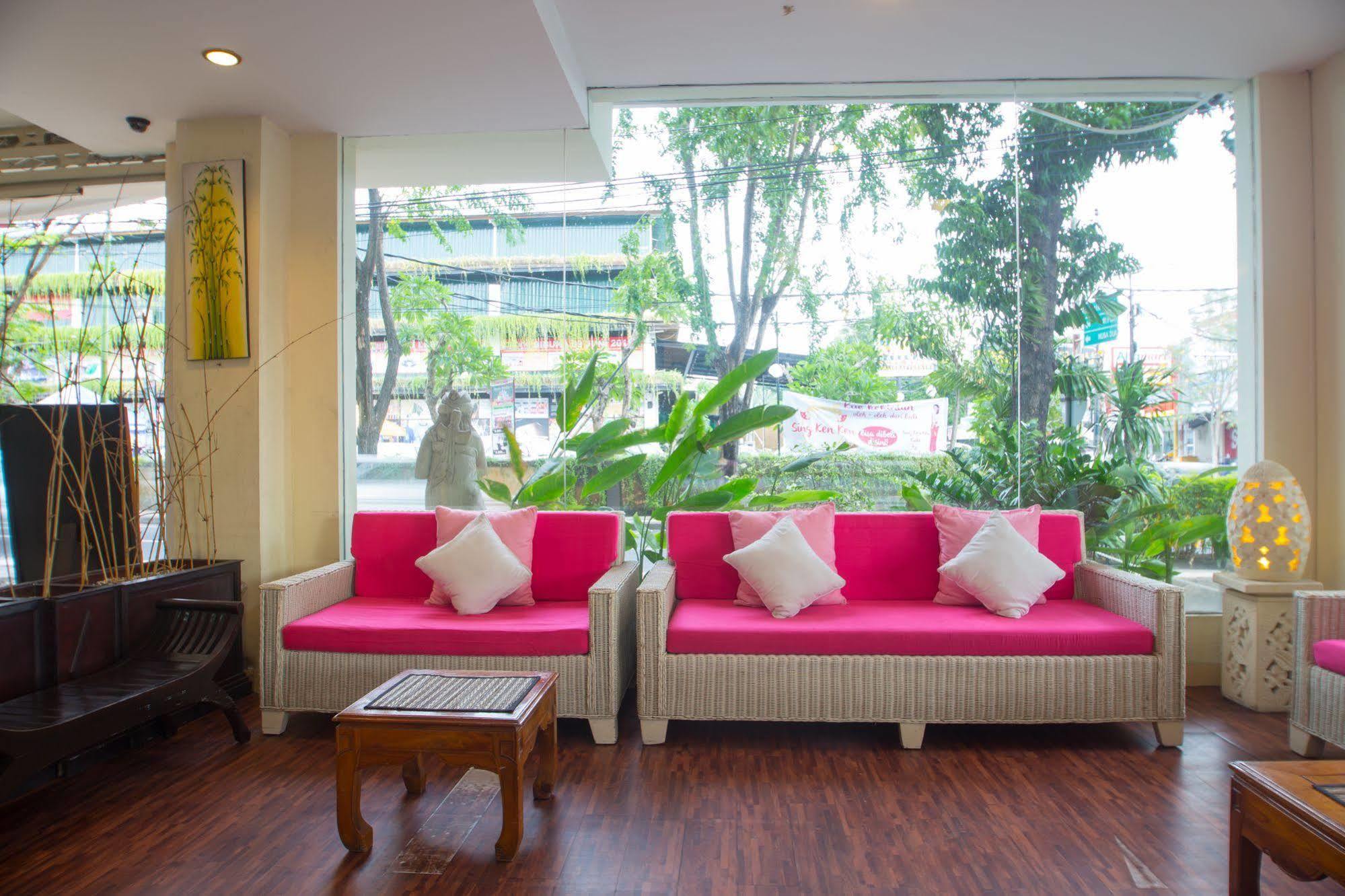 Reddoorz @ Raya Kuta Hotel Kuta  Exterior photo