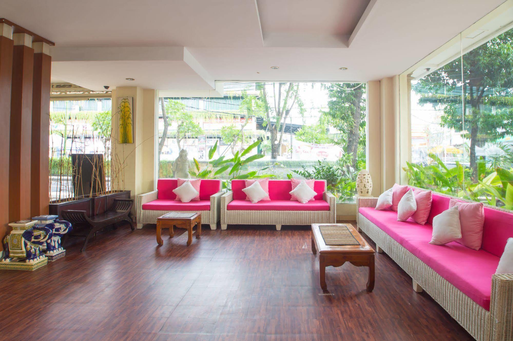 Reddoorz @ Raya Kuta Hotel Kuta  Exterior photo