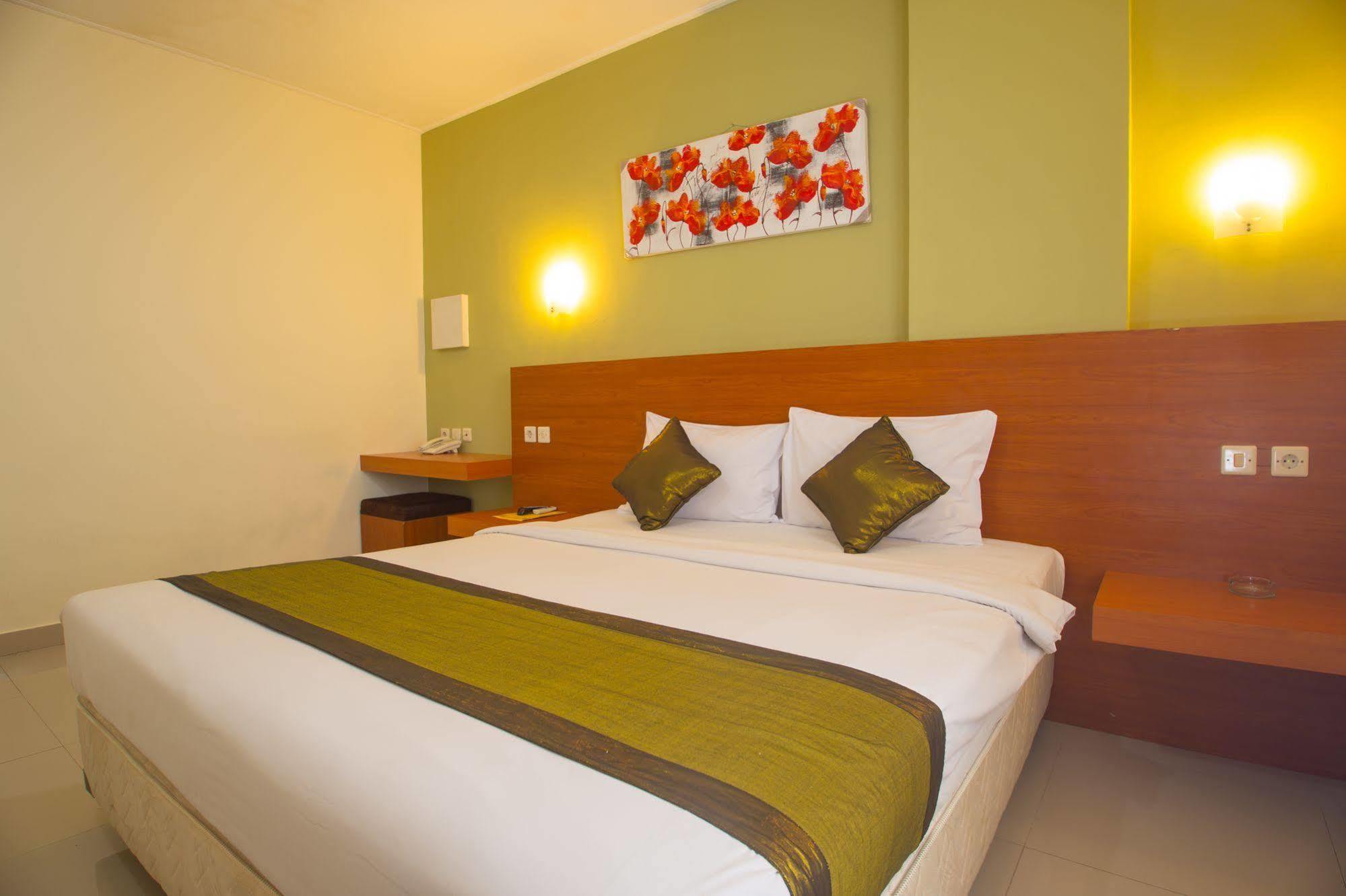 Reddoorz @ Raya Kuta Hotel Kuta  Exterior photo