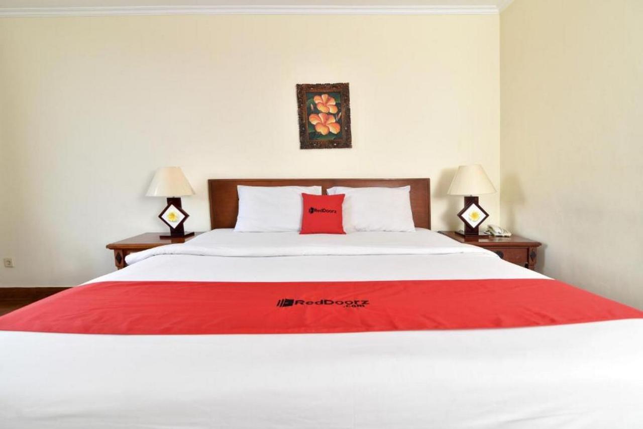 Reddoorz @ Raya Kuta Hotel Kuta  Exterior photo