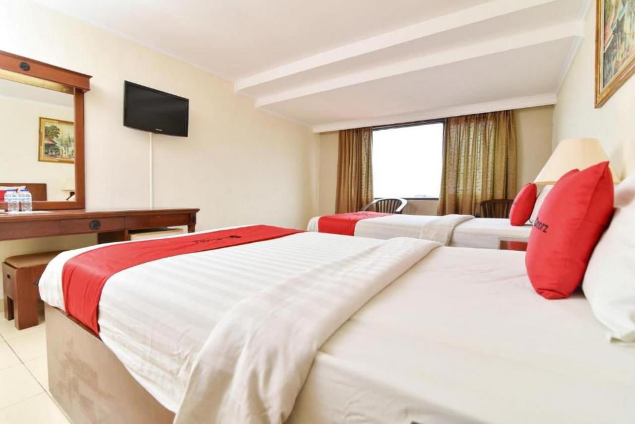 Reddoorz @ Raya Kuta Hotel Kuta  Exterior photo